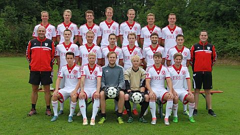 Hinten von links: Tobias Joos, Matthias Röhm, Lukas Hirt, Stefan Röhm, Kapitän Rico Müller, Steffen Walter, Vincent Hirt.
Mitte v.l.: Trainer Wolfgang Mey, Fabio Müller, Tobias Welte, Robin Hirt, Felix Haller, Dominik Binanzer, Pascal Döppert, Co-Trainer Florian Welte
Vorne v.l.: Kevin Bosch, Jens Ruf, Dennis Hölle, Stefan Schnitzler, Johann Ott, Daniel Holderied

Es fehlen: Pascal Eith, Julian Hirt, Julian Schneider, Fabiano Abreu-Ott, Lars Wisotzki, Fabian Welte, Timo Welte, Torwart-Trainer Oliver Brobeil