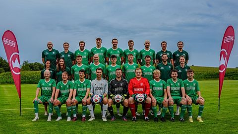 erste Reihe sitzend von links nach rechts: Michael Stockhammer, Lukas Wembacher, Vinzenz Bründl, Markus Loibl, Jonas Hillebrand, Andreas Maier, Quirin Spirkl, Max Berger, Simon Maier
zweite Reihe stehend von links nach rechts: Maria Krautenbacher (Phyiotherapeutin), Geena Ikern (Phyiostherapeutin), Daniel Schmidhammer, Thomas Krautenbacher, Julian Welsch, Alexander Schifflechner, Tobias Wolferstetter, Peter Schupfner (Abteilungsleitung Fußball), Michael Pschernig (Abteilungsleitung Fußball)
dritte Reihe von links nach rechts: Michael von Sommoggy (Spielertrainer), Johannes Schild (Co-Spielertrainer und Abteilungsleitung Fußball), Florian Bauer, Quirin Schmidhammer, Simon Brückner, Sebastian Schmidhammer, Daniel Krautenbacher, Florian Schörgnhofer (sportliche Leitung Herren), Max Schupfner (Vorstand SV 1966 Kay)