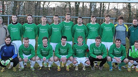 Oben v.l.: Trainer Karl Niederau, Simon Schlang, Thomas Brings, Dennis Foerster, André Breuer, Andy Braun, Dennis Peitsch, Hendrik Frinken, Thomas Zeyen, Jan Granitzka, Co- Trainer Dirk Sternowski.
Unten v.l.: Christoph Pöhlmann, Justus Koebcke- Friedrich, Kai Schönau, Sebastian Fischer, Simon Wißkirchen, Alexander Bock, René Foerster, Thomas Von der Gathen.

Es fehlen: Gero Seidensticker, Michael Foerster, Felix Rosenkranz, Alex Claßen, Yannic Butz und Carlo Glasmacher.