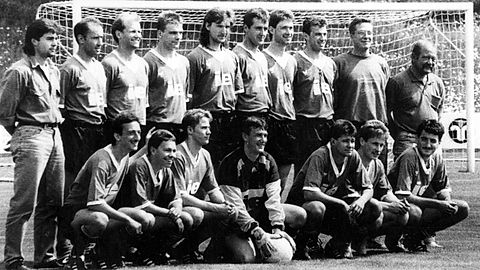 Hinten von links: Markus Zöschinger, Spielertrainer Peter Ruchti, Armin Resselberger, Dag Duderstadt, Oliver Wagenhuber, Johannes Waldenmaier, Hans Gallenmüller, Robert Wagner, Rolf Ruck, Betreuer Wolfgang Mayer;
vorne von links: Michael Gartner, Christian Renner, Timo Österle, Mario Günzel, Alexander Kling, Thomas Mair, Wolfgang Tausend