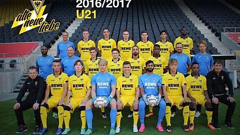 hintere Reihe von links :Physio Micha Berger,Kai Vonderbank,Maxime Heinen,Leo Funke,Berat Demirel,Aymen Boubaker,Kenny Nsumbu Mpaka
mittlere Reihe: Trainer Moses Sichone,Co-Trainer Harald Juntersdorf,Bilal Ok,Utku Arslan,Shaian Mobashery,Roland Kapinga,TW-Trainer Lukas Wojciak,TW-Trainer Jared Jorzig
sitzend von links: Betreuer Mario Rohmann,Tugra Mercan,Wan Choo Park,Tim Schneider,Dominik Hoffesommer,Nisar Goraya,Kyojin Kim,Elvis Acheampong, Obmann Manfred Werner
es fehlen: Ömer Arslan ,Elvis Masovic