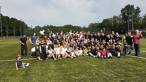 UNGESCHLAGENER MEISTER 17/18