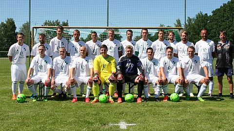 h.l. Ringo Labenstein, Mathias Großmann, Rene Steinhauer, Steve Hübner, Robert Feick, Marcel Sohnemann, Marcus Janott, Eyk Flath, Marcel Mittelstädt, Chris Krause, Stefan Keiling, Oliver Lange

v.l.Jens Alms, Andreas Kindesalter, Michael Wolf, Stephan Pätzold, Matthias Krause, Marcel Krentz, Philipp Gaebel, Matthias Loske

es fehlen: Thomas Krause &amp; Lukas Rohwedder