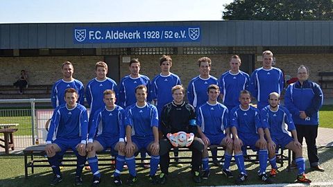 Obere Reihe von links: Markus Popanda, Lukas Tophoven, Marcel Möncks, Benedikt Lucas, Dennis Krinscher, Julian Zielke, Janis Niehaus, René Ingenillem
Untere Reihe von links: Kevin Bachmann, Marcel Klein, Michael Brands, Benjamin Harich, Hans-Christian Marwedel, Christian Scholz, Christoph Campos Gomez
Trainer: René Ingenillem, Markus Popanda
Es fehlen: Dominik Wüllner, Marcel Schaefer, Christian Reisner, Christian Gerlach, Kai Heinrich