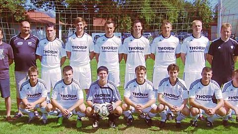1. Mannschaft in der Saison 2010/11

Stehend: Georg Hösl (1. Spartenleiter), Stefan Mohaupt (2. Spartenleiter), Christian Bergler, Matthias Raab, Tobias Bernklau, Michael Prey, Robert Fiedler, Thomas Hösl, Trainer Erwin Zimmermann

Hockend: Stefan Weinzierl, Max Stubenvoll, Thomas Bergmann, Stefan Lobinger, Michael Paulus, Stefan Thorin, Michael Brummer