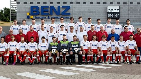 hinten v.l.:
Bauer; Maurer, Sven; Wöllner; Last; Hoffmann; Rudolf; Bender; Markin; Maurer, Jens; Jaschke; Zeller; Ohr; Babali

Mitte v.li.:
Hooge (Trainer); Knapp (Sp.ausschuss); Lorenz, E. (med. Betr.); Landsgesell (TW-Tr.); Wanke, J. (Sp.ausschuss); Reichenbach, A.; Heer, S.; Huber (Schr.führer); Balner (Betr.); Maier (Jgd.leiter); Heer, H. (Sp.ausschussvors.); Benz (Betr.); Nygryn, S. (Betr.); Schork (1. Vors.)

vorne v.l.:
Leporino; Haffelder; Aydogdu; Emek; Lorenz, T.; Paulmann, A.; Heinich; Prutky; Dolch; Paulmann, M.; Paulmann, R.; Stana; Fersching; Krasinski