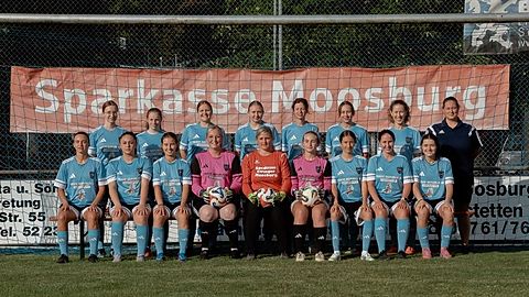 Mannschaftsfoto: Frauen - 1. Mannschaft - FC Moosburg - Saison 26/27