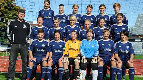 Obere Reihe von links nach rechts: Carina Melzer, Lisa Höfler, Anja Benzschawel, Melanie Seidler, Lisa Hansmann, Kristina Hackl

Mittlere Reihe von links nach rechts: Martin Prediger (Cheftrainer), Carolin Thalmair, Jennifer Queisser, Svea Nannen, Sophia Schneider, Kathrin Höfler, Andrea Wilczek

Untere Reihe von links nach rechts: Alex Knestel, Peggy Essenwanger, Anna Wellmann, Andrea Rotter, Sandra Frahs, Sabrina Neurieder