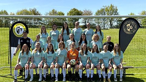 Mannschaftsfoto: Frauen - 1. Mannschaft - SV Adelshofen-Nassenhausen - Saison 25/26