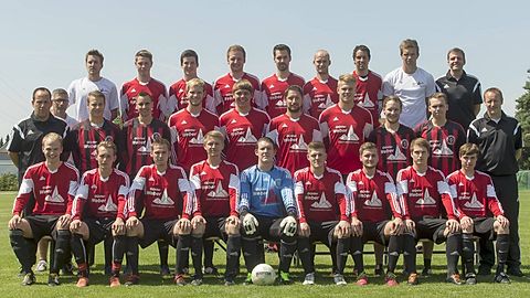 1.R.v.l.: Alexander Holtmeyer, Pascal Dierker, Fabian Kerk, Eric Wöhrmann, Marlon Leuenberger, Lars Wöhrmann, Simon Hehemann, Jan Schriever, Timo Lauxtermann; 2.R.v.l.: Olaf Stolle, Manfred Kröger, Manuel Hitzfeld, Tim Engel, Nils Marotz, Christoph Berstermann, Philipp Harbecke, Tom Haarbach, André Konersmann, Lukas Berstermann, Benjamin Deuper; 3.R.v.l.: Kai Spreckelmeyer, Malte Dransmann, Jan Draws, Michael Kampe, Jan Wichern, Raphael Kramer, Martin Witte, Danilo Circovic, Sebastian Schwirz.
Es fehlen: Steffen Calmer, Stefan Hormann, Sebastian Krösche, Johannes Mohn, Steffen Plogmann, Steffen Schneider