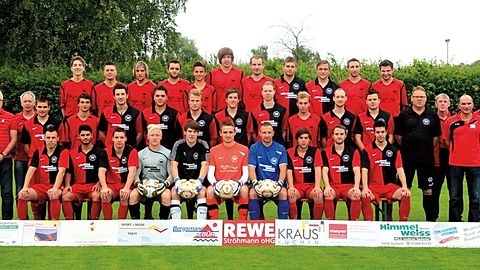 Hinten v.l.: Finck, Oswald, Fichtner A., Rosilovalis, Hildebrand K., Pottiez, Mehl, Auer, Kamm, Krüger J., Wegmann
Mitte v.l.: 	Fichtner R. (SpA), Hildebrand B.(1. Vors.), Fundis (SpA), Reuter, Bitschinski, Kuhmann M., Kradija, Grahm, Karus, Ziebell D., Maiwald, Ehehalt, Schubert, Doll (Trainer), Kuhmann R. (Tr. ), 
Weiß (2. Vors.), Ziebell E. (SpA)
Vorne v.l.: Pfefferle, Gültekin, Barth, Kruschyna, Rau, Fesenbeck, Krüger R., Henne, Götter, Bompis

Es fehlen: Martines, Palesch	
Foto: Schmerbeck