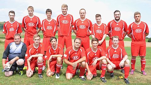 obere Reihe von rechts: Chris Schildknecht, Philip Karpenstein, Patrick Goßmann, Alexander Rolwes, Benjamin Köster, Benjamin Just, Kevin Hilgenberg, Max Kohlstädt, Wolfgang Kulka, Torben Klieves, Bastian Pühl, Marc Blessing, Tizian Heere, Patrick Pfeiffer