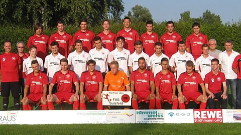 Hinten v.l.: Peichl, Barth, Hering, Finck, Diefenbacher, Nalpantidis, Fichtner, Reuter

Mitte v.l.: Ziebell Erik (SPA), Fetzer (Tr.), Fundis (SPAV), Wolfmüller, Kücüzeybek, Sautter, Bilger, Antritter, Maier, Ferizaj, Grosu, Hurka,  Hildebrand (1. Vor.), Maiwald (Co. Tr.) Störzinger (SPA), Weiss (2. Vors.)   
           
Vorne v.l.: Pfefferle, Ziebell, Henne, Romig, Özkan, Hildebrand, Pejic, Ziebell Marvin (SPA)

Fehlend: Schubert, Garus, Lernbass, Rau, Theros, Fey, Ehehalt, Götter, Maiwald J., Zakel, Boger