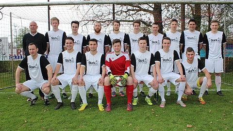 v. l. n. r. stehend: Trainer Johann Schöberl, Patrick Dillinger, Simon Krammel, Bernhard Haunschild, Tobias Necker, Thomas Schwaiger, Thomas Ostermeier, Christian Schwaiger, Harald Richter, Daniel Pfeiffer

v. l. n. r. sitzend: Benjamin Grundler, Markus Haberl, Sebastian Muschick, Alexander Kwauka, Andreas Stöhr, Franz Niederreiter, Jan Kohlbeck

Es fehlen: Tobias Hecker, Daniel Pfaller, Tim Finster