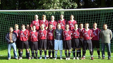 Mannschaftsfoto der Saison 2008/2009:
stehend von links oben: Korsa Joachim, Langenberger Nico, Zisterer Hermann, Schuller Arthur, Schimpfhauser Manuel, Zisterer Helmut, Freundorfer Peter, Janik Jacob, Binder Johann, Huber Dominik, Maier Florian, Schmidt Eugen, Kälbli Armin, Valcic Vladimir, Bogner Alois, Ballhuber Alois, Lohr Matthias (nicht mehr im Verein), Freundorfer Benjamin (nicht mehr im Verein), Vogl Georg