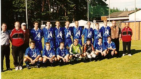 Stehend von links: Abtl. Siegfried Goschler, Betreuer Manfred Käß, Trainer Rüdiger Fuhrmann, Klaus Maulbeck, Peter Kämpf, Andreas Scheler, Dieter Scheler, Martin Langmann, Hubert Pühler, Petr Samsa, Jan Boltik, 1. Vorstand Günther Fellner, Betreuer Ewald Schahr;
Sitzend von links: Petr Wolfram, Gerhard Kost, Alexander Schön, Markus Dagner, Martin Schwandner, Gerd Wexlberger, Markus Stifter;