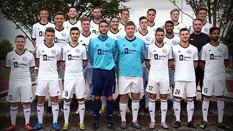 Fontana 1-Team 2015-2016

 Bezirksliga Rheinhessen 

 Der Kader

Tor: 

Djamel Yahlali, Jan-Philipp Seel, Dawid Ellwad

Abwehr: 

Felix Müller, Kai Herrmann, Robin Schirmer, Rohit Saini, Peter Schloßer, Philip Haan, Rahul Saini, Christopher Kraft

Mittelfeld: 

Jerome Zachariae, Andre Pinheiro, Andreas Ludwig, Davide Mandala, Robin Kohmer, Yannik Hochhaus, Sebastian Krämer, Yannick Fell, Marvin Koczy, Gimi Meta, Henok Blume, Bamba Diaw

Angriff: 

Dominik Hammel, Thorsten Krüger, Lorik Restelica, Muzaffer Özdemir, Patrick Willems, Noureddine EL Quariachi

Trainer: 

Maciek Debinski, Rainer Schmidt