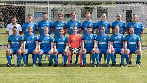 hintere Reihe von links: Roland Becherer (Trainer), Thomas Schreitt, Sebastian Wörner, Tobias Mielke, Vitus Hörmann, Philipp Schuhmair, Stephan Schmid, Sebastian Schuster, Daniel Grimminger (1. Abteilungsleiter)

vordere Reihe von links: Philipp Riedele, Maximilian Wendland, Maximilian Strak, Tobias Tausend, Dennis Waidele, Martin Heinle, Marcus Fryska, Benedikt Grüner, Stefan Grüner

es fehlen: Sebastian Wendland, Marco Haber, Maximilian Krist, Marc Müller