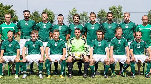 stehend von links:
Spielleiter Jürgen Tillmann, Christoph Ring, Thomas Grams, Toni Genthner, Alexander Grams, Benjamin Bär, Florian Gebhart, Maximilian Eul, Trainer Martin Göttfert

sitzend von links:
Emanuel Spichal, Christian Naser, Niklas Bär, Thorsten Leopoldseder, Tim Hahn, Jakob Steiger, Fabian Zeller