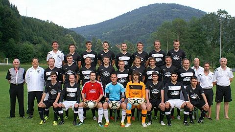 Hintere Reihe v.l.n.r.:
Andreas Müller (Spielausschuss), Matthias Weber, Daniel Weber, Alexander Moser, Ulrich Winterer, Daniel Blum, Manuel Greve, Florian Klausmann
 
Mittlere Reihe v.l.n.r.:
Josef Spath (Trikot-Sponsor) Bernhard Disch (Torwarttrainer), Tobias Ruf, Claudius Schultis, David Schultis, Patrick Pleuler, David Schill, Simon Burger, Jonas Schmid, Sven Wachsmann, Daniel Ruf (Spielertrainer), Hans-Peter Riegger (Trikot-Sponsor),  Michael Kuhn (Co-Trainer),Martin Herr (Sportl. Leiter)
 
Vordere Reihe v.l.n.r.:  Daniel Neumaier, Matthias Spiegele, Andreas Maier, Timo Weber, David Müller, Daniel Schill, Dominik Oschwald, Manuel Burger
 
Es fehlen: David Storz, Manuel Burger, Timo Hildbrand, Maximilian Maier, Jonas Andris, Samuel Andris, Simon Disch, Simon Kern, Johannes Ruh, Philipp Wangler, Frank Weber.