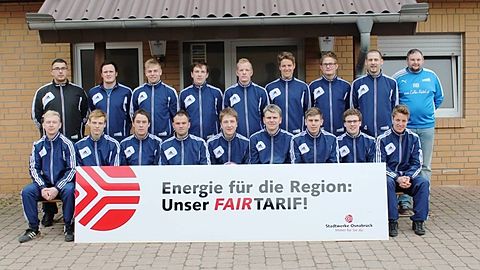 Kader 1.Herren Saison 2012/2013
Oben v.links: Michael Klingenberg (Trainer), Jannik Benke, André Hüsemann, Torben Bokämper, Hendrik Scheffler, Timo Pundt, Andreas Janza, Thomas Gaideck, André Beckmann (Betreuer)

Unten v. links: Marlo Kleine Heitmeier, Florian Helm, André Pantke, Kai Struwe, Frederik Böss, Sascha Lehmkuhl, Daniel Wnezel, Patrick Warhus, Mirco Pundt

Es fehlen: Johannes Rohling, Wolfgang Bühning, Dustin Karsch