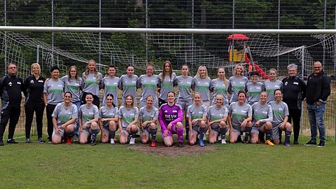 Mannschaftsfoto: Frauen - 1. Mannschaft - SSV Überherrn - Saison 25/26