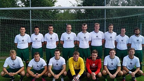 Hinten: Jürgen Deinhard, Ismet Yilmaz, Philipp Wörz, Franz Bader, Manfred Königsberger, Manuel Bader, Marco Schmid, Benjamin Glogger, Michael Kraus

Vorne: Manuel Baumgärtner, Matthias Glogger, Manuel Glogger, Dominik Schuler, Luca Dreyer, Markus Hiller, Stefan Schlosser