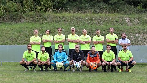 Hinten von links:
Spielertrainer Alexander Raucheger, Jürgen Greil, Christoph Ungnadner, Herbert Hartmann, Tobias Eichinger, Tobias Sinnhoefer, Co-Spielertrainer Felix Sinnhoefer, Betreuer Roland Bauer

Vorne von links:
Jiri Pravda, Matthias Freundorfer, Maximilian Meier, Christian Wimmer, Martin Geiger, Matthias Wimmer, Martin Sicner