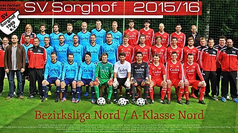 Hintere Reihe: Rebecca Vogts, Max Renner, Christian Renner, Benedikt Ertl, Felix Hermann, Carsten Steiner, Michael Deinzer, Benjamin Kraus, Andreas Meyer, Patrick Walzel, Daniel Kraus, Andreas Plößner. Mittlere Reihe: Christian Merkl, Dress-Sponsor Michael Guder, Martin Wölker, Joachim Graf, Daniel Ritz, Florian Ertl, Michael Regler, Andreas Weihermüller, Patrick Grünbauer, Philipp Leinhäupl, Stephan Kraus, Max Bruckner, Udo Hagerer, Thomas Götzl, Wolfgang Graf, Thorsten Baierlein, Oliver Berger, Timo Dreckmann. Vorne sitzend: Michael Fischer, Martin Kraus, Bernhard Galler, Johannes Zinnbauer, Max Ritter, Davide Damiano, Michael Erras, Harald Zilbauer, Stephan Siegert. Es fehlen: Johannes Regler, Michael Weidner, Hans-Ludwig Götz, Kubilay Kuscuoglu, Philipp Wywiol, Julian Götz, Fabian Lehner, Felix Lehner.                                                                                                                                           Foto: Ertl (er)