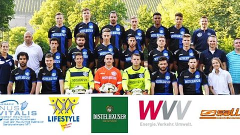 Dritte Reihe von links:
Thomas Thiess, Timo Drösler, Jakub Phouthavong, Manuel Eggert, Fabian Büttner, Muamer Celic, Roland Metz (Vorstand Finanzen)

Zweite Reihe von links:
Cindy Malek (Physio), Ralf Beck (Co-Trainer 1.Mannschaft), Fabian Wilshues de Chavez, Michael Schmidt, Marcel Böhm, Cebrail Memetoglou, Andreas Grebe, Levi Wendel, Frank Störzbach (Leiter Marketing Distelhäuser Brauerei), Frederik Löblein (Vorstand Marketing und Öffentlichkeitsarbeit) 

Erste Reihe von links:
Leroy Mabikounou, Florian Holstein, André Koob, Stefan Kühling, Stefan Kunze, Onur Ulusoy, Emre Özdemir, Sandra Schäffer (Vorstand Aktivität/ Teammanagerin)

Es fehlen: 
Jochen Möhricke (Trainer), Ahmet Begu, Helfried Grönert, Ilija Vrdoljak