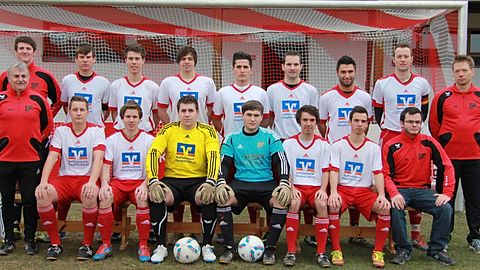 h.v.l.: Parzefall Stefan (Abtl.), Berzl Christopher, Sigel Konstantin, Jende Paul, Härtinger Josef, Biebl Robert, Jochim Mario, Gerl Alexander (Cpt.)
v.v.l.: Ostermeier Uwe(Trainer), Gstettner Thomas, Steininger Patrick, Hartmann Martin, Wolf Simon, Marek Florian, Marek Michael, Sagmeister Christian (Betreuer), Sempert Udo (Betreuer)