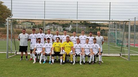 Mannschaftsfoto: Herren - 1. Mannschaft - Schwarz-Weiß Pluwig/Gusterath 2026 - Saison 26/27