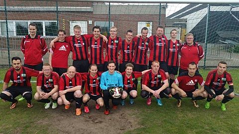 Hintere Reihe v.li.n.re.: Tobias Ostendorf, Gustav Walter, Gerrit Reins, Kilian Heinrich, Dominik Janßen, Darvin Hullmann, Pascal Aszmons, Rene Blankenhagen, Kai Dittrich und Pascal Reimers.
Vordere Reihe v.li.n.re.: Nazif-Ahmed Mutu, Daniel Scheel, Michele Albers, Rene Seemann, Torwart Dominic Such, Patrick Boyks, Kevin Ahlers, Stefan Beyer und Kapitän Robin Lotz.