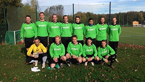 hinten von links:
Martin Piskalla, Chagin Dieroff, Tim Beckemper(c), Damian Kotulla, Denys Mähler, Saed Mehdi, Markus Pahlke, Torsten Alef,

vorne von links:
Arthur Grotkowski, Sascha Freitag, Tomy Beisel, Fabian Koch, Enrico Scherzer

es fehlen: 
Philipp Klimaszewski, Visar Krasniqi, Etem Kalkan, Markus Heide, Manu Altmann, Michael Balkhausen(Coach), Basti Kloss, Julian Lohaus, Johannes Fuchs, Gabriel Wiedera, Fabian Curtius, Flo Welsch (Abgang nach Hamburg)

Trikotsponsor: Fast Forward Fahrschule
#Buk(10.11.2013)