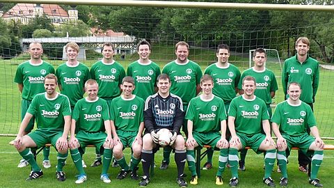 hinten v.l.: Schmid Andreas; Auburger Andreas; Viehbacher Matthias; Haneder Markus; Lautenschlager Mario; Gürster Daniel, Eichinger Christian; Bleier Christian;
vorne v.l.: Kroneder Michael; Kienert Chris; Worzfeld Matthias; Münzner Markus; Reimann Dominik; Bauer Christoph, Dirigl Thomas;
Es fehlen: Dost Florian; Waldhäusl Mario; Seidl Thomas;