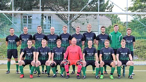 oben v.l.: 
Trainer Hinz, Daufenbach, S. Wenn, Marx, Barthelmeß, Dreeser, Hüber, Reimer, Krämer, Co-Trainer Heck,
unten v.l.:
D. Wenn, Preiss, de Lima, Breitkopf, Kahveci, Mateica, Olejniczak
es fehlen:
Markovic, T. Langbein, Murciano, Trimborn, Sonntag, M. Bremmekamp, B. Bremmekamp