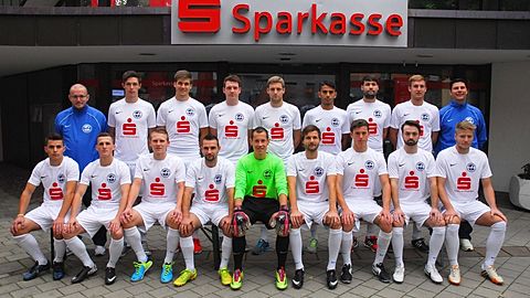 Hinten von links: Co-Trainer Filip Dujmovic, Julian Herrmann, Sebastian Stark, Patrick Bartels, Patrick Raatz, Cosimo Nesci, Stefan Stark, David Barke, Trainer Vice Barjasic
Vorne von links: Amar Odzini, Fabian Michalski, Andreas Schafhäutle, Michael Watras, Tobias Maus, Alexander Martin,  Matthias Honsel, Marko Roth, Tino Kohler
Auf dem Bild fehlen: Betreuer Martin Rösch, Patryk Toth, Raffaele Caré , Raphael Mayer, Dietmar Roth, Robin Windey