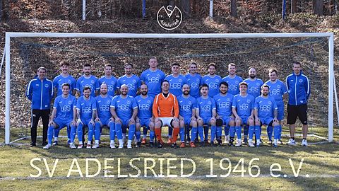 Mannschaftsfoto der Herrenmannschaft des SV Adelsried in der Saison 2024/2025