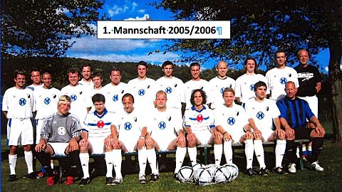 Stehend von links: Heiko Schönwälder, Christian Bauer, Philipp Sauermann, Rene Schäfer, Christian Dennehy, Thomas Kirchgens, Spielertrainer Matthias Gerhard, Dennis Kessler, Maximilian Pfülb, Daniel May, Christian Blesch, Björn Gladrow, Oliver Becker, Co – Trainer Marco Sternberger, vorne sitzend: Alexander Osmanovic, Martin Pfeuffer, Marco Gerlach, Marc Hartmann, Patrick Käß, Benedikt Wedlich, Thomas Omert, Jörg Schaffelhofer. Es fehlen: Christian Hänlein, Thorsten Seufert, Mikhail Yankovsky, Pascal Langohr, Michael Bock, Stefan Full, Matthias Drescher, Enrico Jopp.