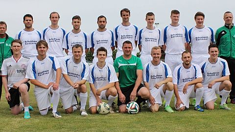 stehend v. links: Trainer S. Haas, A. Krug, D. Hasselt, D. Einert, S. Stettner, A. Appler, C. Markert, T. Haas, A. Rauch, Spielleiter J. Tillmann
kniend v. links: P. Muck, C. Naser, R. Kaiser, R. Hahn, T. Leopoldseder, M. Gottschling, A. Loor, J. Waldmann