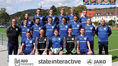 Eingeklinkt von links: Tolga Yanar, Simon Sievers, Sebastian Romberg, Robin Götza und Tugay Durdu.
Hintere Reihe von links: Jan Stengel, Ruben Westphal, Jan Benczedi, Maximilian Mohnhoff, Gerrit Kropp und Simon Nagel.
Mittlere Reihe von links: Axel Bartsch (Betreuer), Paschalis Bensaia, Florian Hippe, Michel Baining, Jan Hardieck, Jan Tumbusch, Jonas Biermann und Björn Heinemann (Trainer).
Vordere Reihe von links: Steven Pahlmeyer, Maik Sombray, Patrick Ciupek, Andre Niemeyer und Dennis Cichon.