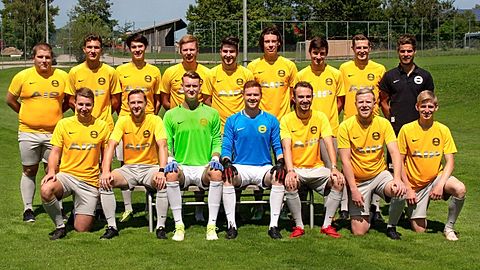 (hinten von links) Waldner, Böck, V. Stauffer, Holzhauser, Dlapal, A. Stauffer, T. Kick, M. Straub, F. Fink
(vorne von links) Behr, S. Hartmann, Foss, Liebmann, Seiler, Sommer, Maidel