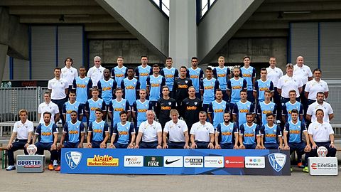 (hinten, L-R) Physiotherapist Sascha Zivanovic, physiotherapist Frank Zoellner, David Niepsuj, Tim Hoogland, Goekhan Guel, Onur Bulut, Henrik Gulden, Tom Baack, kit manager Andreas Pahl, kit manager Benedikt Dresselhaus, (zweite Reihe L-R) atheltic coach Joern Menger, Malcolm Cacutalua, Nando Rafael, Giliano Wijnaldum, Jan Simunek, Manuel Riemann, Evangelos Pavlidis, Timo Perthel, Julian Stock, physiotherapist Juergen Dolls, doctor Karl-Heinz Bauer, (vorne L-R) technic coach Dariusz Wosz, Tobias Weis, Michael Maria, Goerkem Saglam, Stefano Celozzi, assistant coach Raymond Libgrets, head coach Gertjan Verbeek, assistant coach Thomas Reis, Selim Guenduez, Marco Terrazzino, Roman Zengin, Piotr Cwielong und head coach U17 Christian Britscho