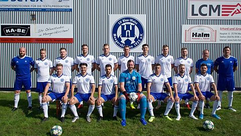 hinten (v.l.): Tobias Schätzle (Spielertrainer), Maurizio Silva, Waldemar Hölzer, Tobias Meyer, Rafael Busch, Kevin Kühmichel, Christian Gehdt, Maxim Schreiner, Alexander Fröhlich, Ralph Röpke (TW-Trainer), Benny Müller (Co-Trainer)

vorne (v.l.): Jonas Heinrichs, Rezan Capli, Ugur Zenbil, Felix Schermuly, Angelo Silva, Claudio Silva, Ricardo Silva