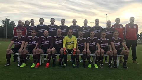 HINTEN VON LINKS: André Stolle, Michel Rosenberger-Gädge, Andreas Lenz, Kay Pennigstorff, Tobias Schulz, Florian Koch, Christoph Brunke, Norman Lübke, Christian Krziwanie, Andy Gohlicke, Maik Lukschat, Carsten Thielitz, VORNE VON LINKS: Maik Schnürer, Michael Kubaile, Michael Hille, Stephan Fraedrich, Kai Wannagat, Dennis Riewe, Dirk Truthe, Mario Stolle, Michael Kutschki