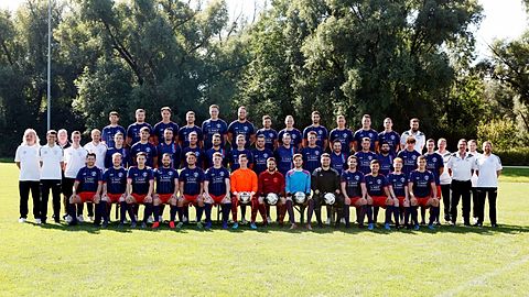 Hintere Reihe: Bernd Hofmann, Yannick Löhe, Jan Wedermann, Maximilian Harst, Daniel Ost, Kai Knödler, Yannick Richter, Tim Reinthaler, Fabian Bratz, Marcel Varga, Marcel Amon, Gabriel Rathgeber, Christos Kiriakakis

Mittlere Reihe: Rolf Fischer (Kassierer), Daniel Wacker (Betreuer), Timo Weber (Trainer 1. Mannschaft), Stefan Schild (Betreuer), Tobias Stricker (Spielertrainer 1. Mannschaft), Tim Müller, Claudius Boss, Tarik Palamar, Stefan Mandel, Fabian Strunk, Florian Messer, Laurin Karle, Lukas Häußer, Marcus Hillert, Marcel Karle, Patrick Metzger (Abteilungsleiter), Serdal Gülbahar, Fabio Klenk, Mika Ludwig, Uli Ludwig (Betreuer), Hartmut Kühnle (Physio), Chriatian Schadt (AH-leiter), Markus Gernheuser (Trainer 2. Mannschaft)

Vordere Reihe: Manuel Richter (Abteilungsleiter), Robin Ebert, Jannik Löw, Manuel Keicher, Marco Hornung, Tom Kleesattel, Patrick Uhl, Marcel Schiemer, Lucas John, Marvin Bratz, Julian Sigmann, Martin Cvitic, Jonas Gernheuser, Lukas Halupka