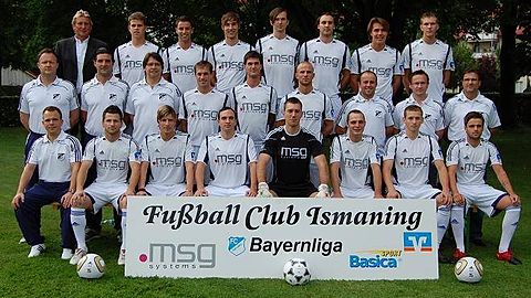 hintere Reihe v.l.n.r.
Präsident Hans Blößl, Florian Niederlechner (N), Anton Siedlitzki, Sebastian Ruhl, Markus Werth, Florian Wolf, Julian Maurer, Andreas Brandstetter (N)
mittlere Reihe v.l.n.r.
Trainer Frank Schmöller, Torwart-Trainer Harald Huber, Masseur Rainer Hoffmann, Rainer Storhas, Daniel Steinacher, Uli Fries, Co-Trainer Xhevat Muriqi, Sportlicher Leiter Wolfgang Summer, Vizepräsident Joseph Steinkohl
vordere Reihe v.l.n.r.
Betreuer Sven Leifer, Mijo Stijepic, Bernd Häfele, Fabian Negele, Emilio Pingitore, Thomas Bachinger (C), Alexander Weiser (N), Hugo da Silva Lopez (N)

es fehlt: Norbert Bzunek, Christian Horn