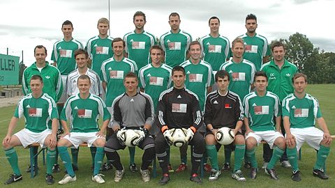 v.hi.li.Koob Manuel,Laumeyer Stefan,Zehentmeier Stefan,Eisenschenk Tobias,Eiesenschenk Daniel,Gaetano Nino,stehend v.li.Trainer:Zengerle Stefan,Co-Trainer:Schiebel Marco,Schmidramsl Markus, Albrecht Michael,Halbig Alexander,Emig Sascha,Betreuer:Crusius Christian,
sitzend v.li.Koderer Dominik,Schiebel Adrian,Zehentmeier Maxi,Wegele Michael,Mathes Andreas,Mandaci Aytac,Schabacker Florian