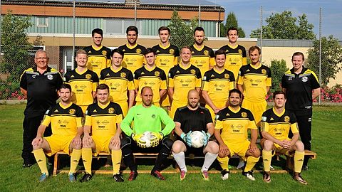Hinten v.l.: Benny Gruber, Tobias Schilling, Niklas Gleichauf, Markus Meny, Björn Hack
Mitte v.l.: Volker Keitel (Trainer), Maximilian Schwegle, Felix Schneider, Rene Schneider, Jonathan Zimmer, Lukas Appenzeller, Adrian Reck, David Bennett (Betreuer)
vorne v.l.: Pascal Dorsch, Nico Schleyer, Klaus Kull, Pierre Gauss, Toni Sabo, Dominik Schneider (Co-Trainer)