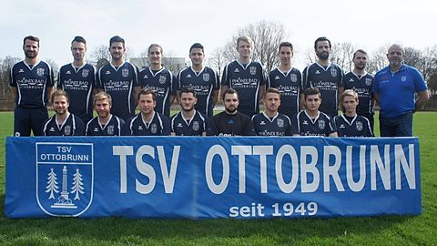 stehend v. links: Trainer: Ethem Perovic, Felix Schneider, Niklas Dollwet, Sebastian Cleve, Serdar Güler, Ruben Adelmund, Lennart Dege, Sebastijan Cacic, Michael Schneider, Abteilungsleiter: Andreas Lechner
sitzend v. links: Florian Roth, Max Schreck, Ferdinand Weber, Jetmir Murati, Sami Jürgens, Tim Horstmann, Rafail Dimakopoulos, Fabian Schwer
auf dem Bild fehlen: Güren Günebakan, Patrick Mundstock, Stephan Ower und Robin Schraishuhn